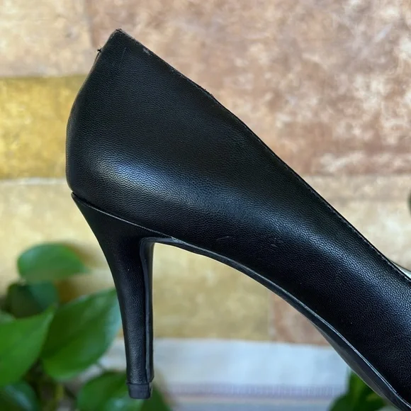 143 Girl Women’s Owanda Closed Pointy Toe Pump Black Slip-On Heels, Size 8 - Picture 12 of 16